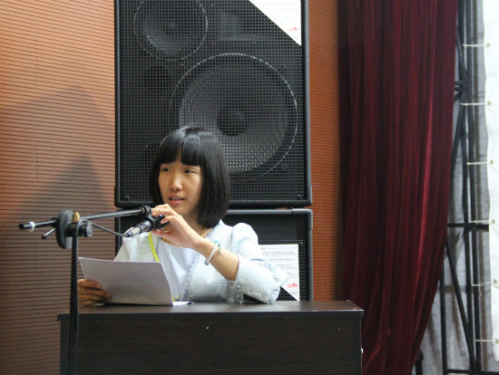 3设计学院2013级班主任谭莉莉发言 段广慧摄.jpg