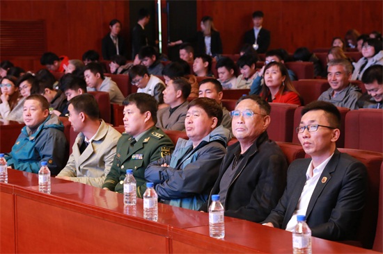 IMG_9420王航 摄.jpg